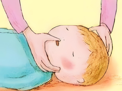 孩子发热抽搐怎么办？别再往嘴里塞东西、掐人中了！