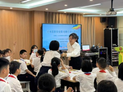 从“萌新”到能手，这名广东教师破解思政课“密码”