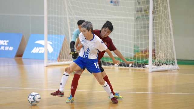 足球妈妈队赛场上尽显风采。