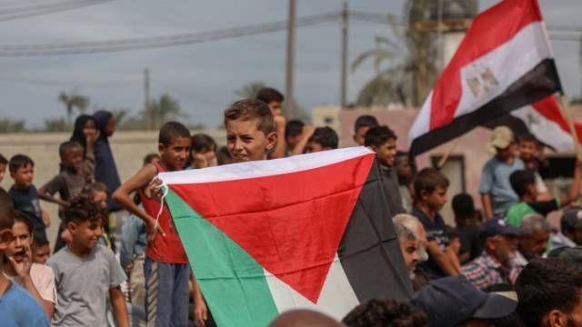 从“217亿军援”到“促成停火”：特朗普的中东“和平秀”意在诺贝尔奖？｜热聊冷观