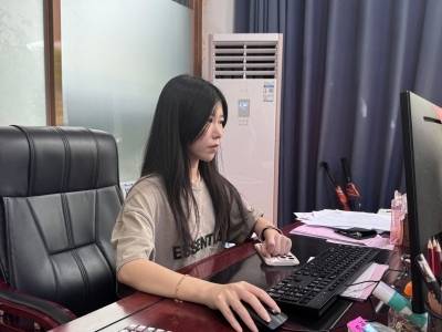 蒋晓雨：跨界养鸡，把金融智慧“贷”入乡野｜田野观察