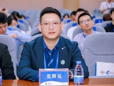 龙岗新力量⑦｜星光织成灯河，张继晃与他的“一点爱心 照亮世界”