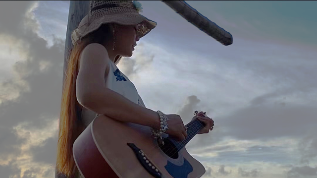 尹曉蕓外出采風尋找靈感。 受访者供图 尹曉蕓外出采風尋找靈感。 受访者供图