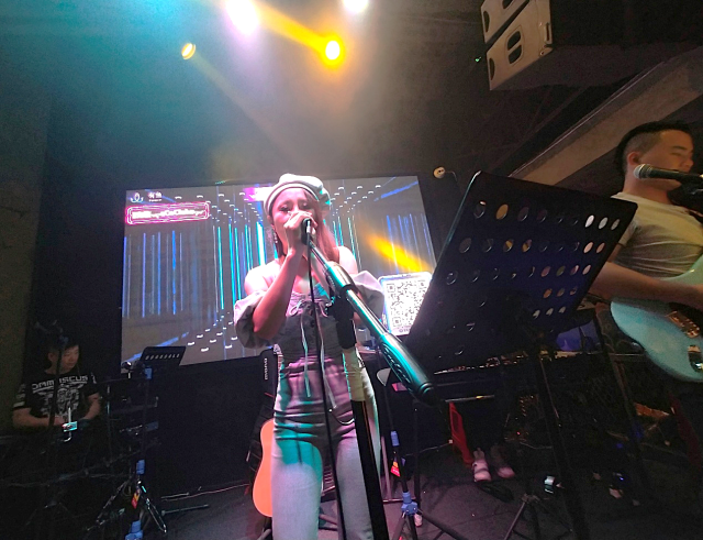 2020年11月,在佛山參加一場live show。 受访者供图 2020年11月,在佛山參加一場live show。 受访者供图