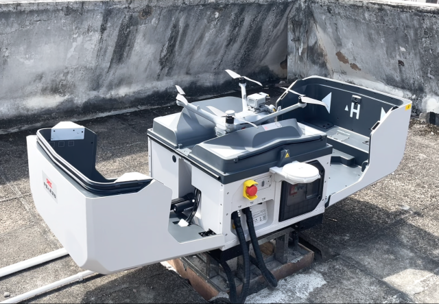 无人机库系统设备。 无人机库系统设备。