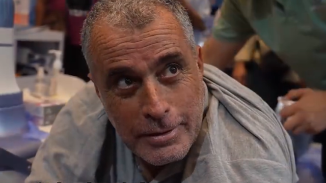 广交会机器人“马杀鸡” 手法如何？老外直呼过瘾｜广交生意经