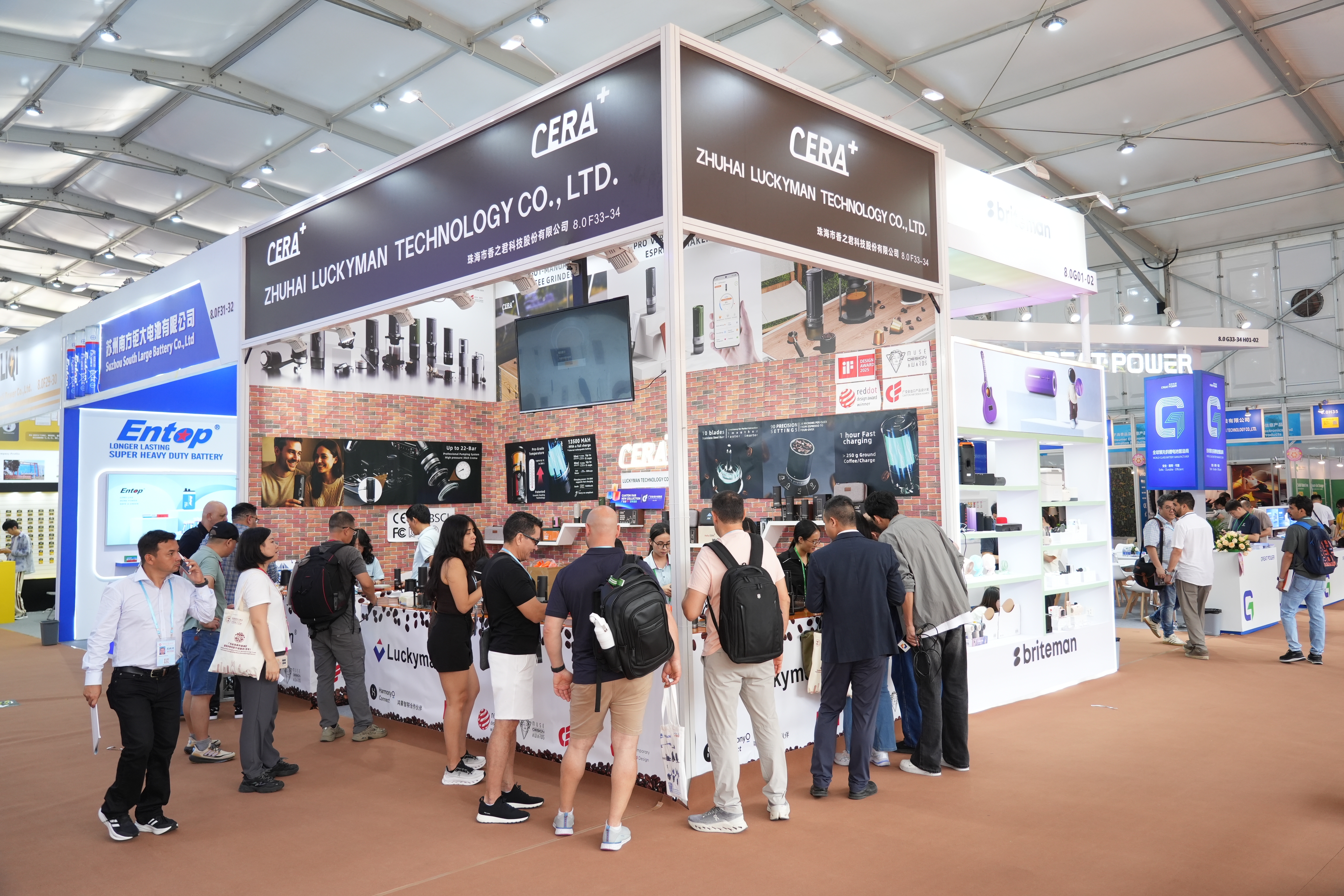 珠海展位深受海外客商欢迎。 珠海展位深受海外客商欢迎。