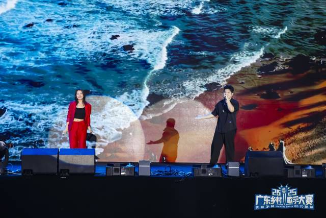 升瑶组合在省半决赛献唱原创作品《爱与赞美》。 吴秒衡 摄 升瑶组合在省半决赛献唱原创作品《爱与赞美》。 吴秒衡 摄