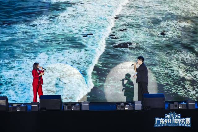 两人联合创作促成了一首佳作。 吴秒衡 摄 两人联合创作促成了一首佳作。 吴秒衡 摄