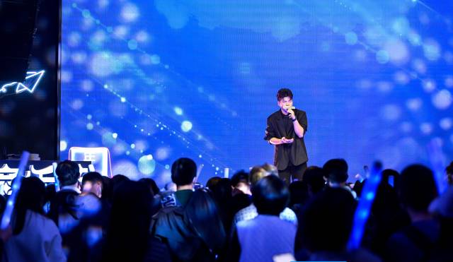 蔡揚升參加QQ音樂2021年全國原創(chuàng)音樂大賽。 受访者供图 蔡揚升參加QQ音樂2021年全國原創(chuàng)音樂大賽。 受访者供图