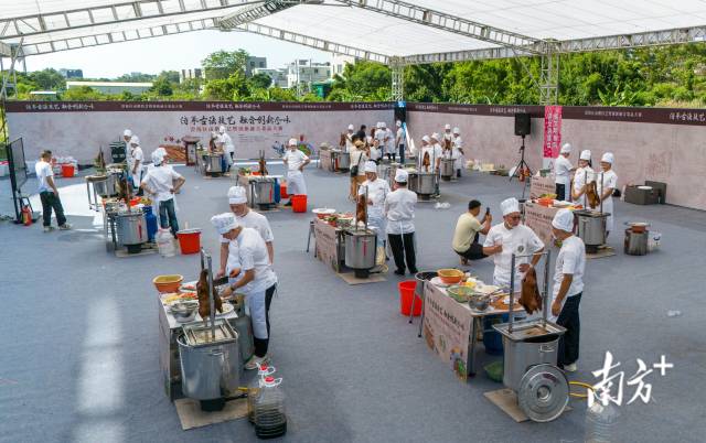 15支参赛队伍同台竞技。郑淼鑫 摄 15支参赛队伍同台竞技。郑淼鑫 摄