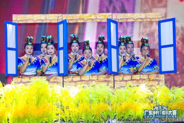 瑶家姑娘唱瑶歌。 吴秒衡 摄 瑶家姑娘唱瑶歌。 吴秒衡 摄