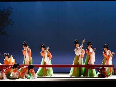 沪上专家共议《双绣缘》，唯美粤剧“绣”出戏曲创新路｜视频