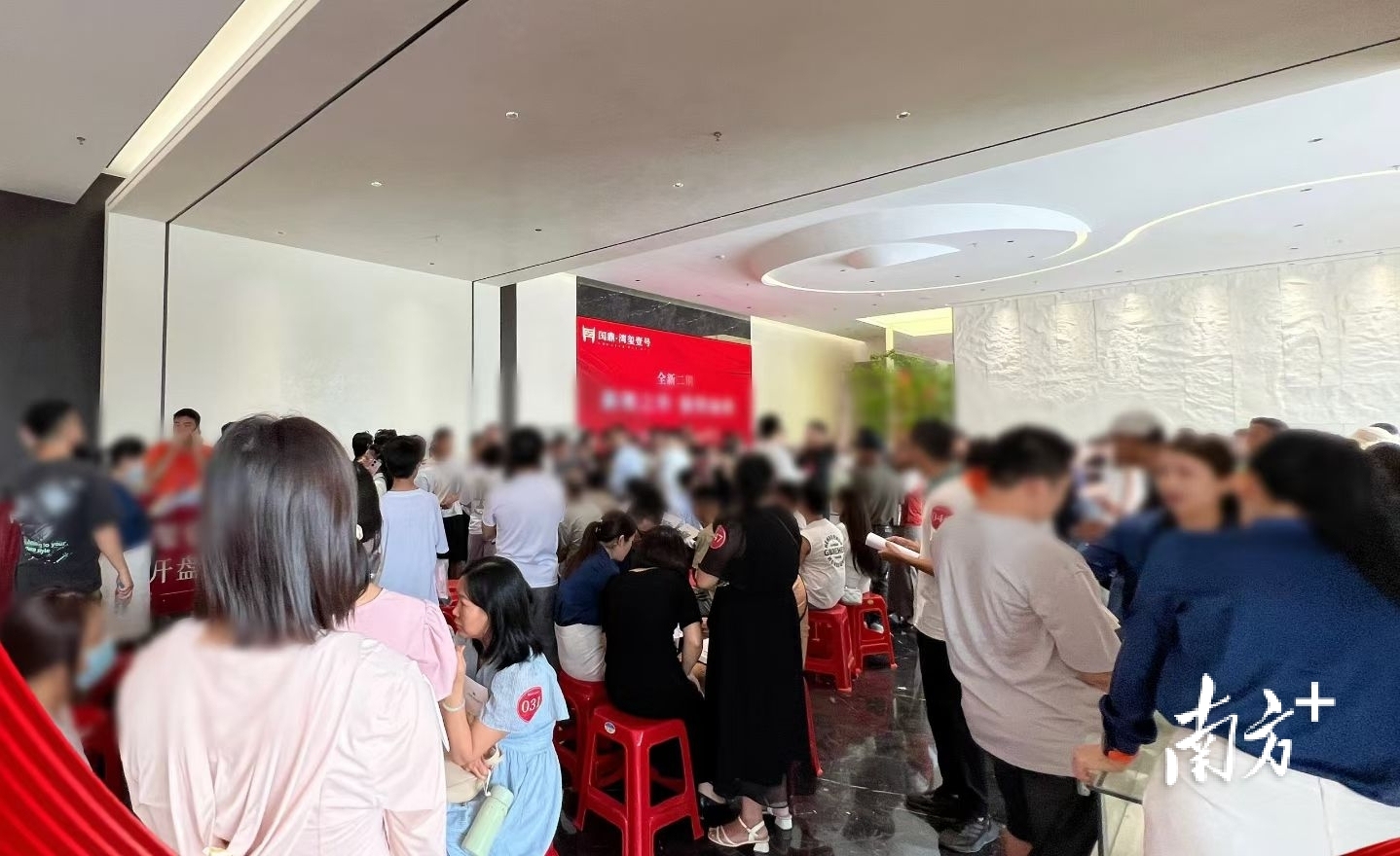 今年国庆,阳江市区某楼盘加推新品,人气火爆。 今年国庆,阳江市区某楼盘加推新品,人气火爆。