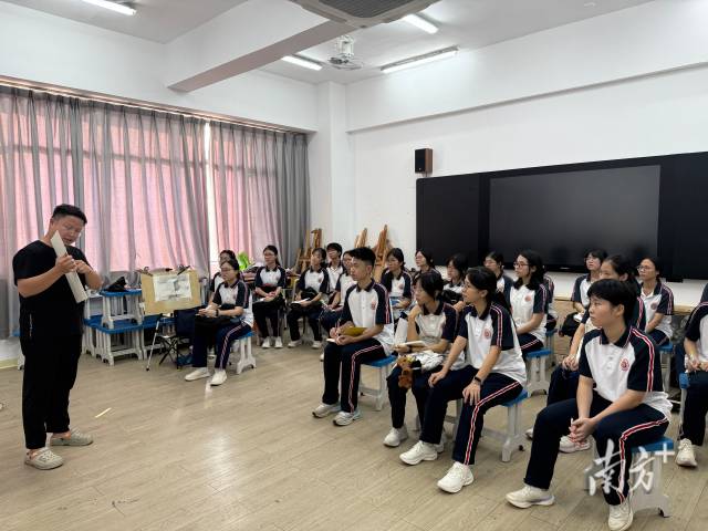 深圳实验教育集团饶平县第二中学校本选修课正式开课，赋能学生个性化成长。受访者供图