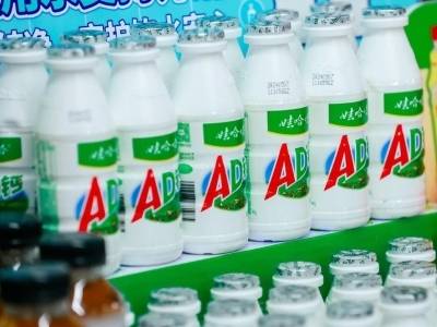 经销商对抗换品牌，宗馥莉疑放弃“娃小宗”｜公司舆情哨