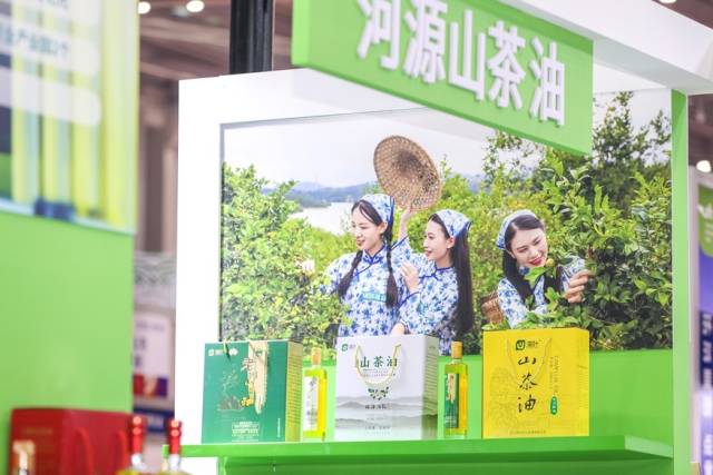 龙川山茶油产品丰富。吴秒衡 摄