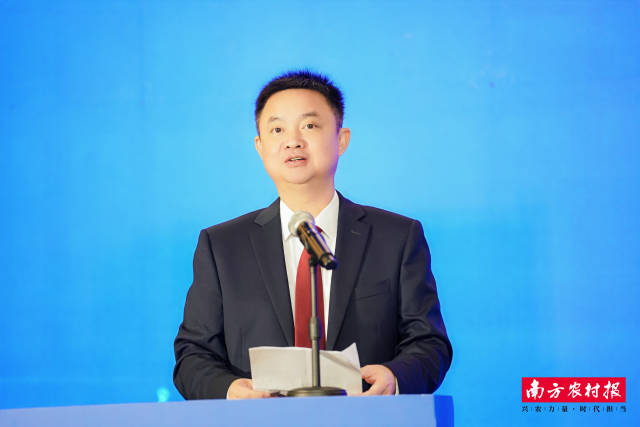 湛江市人民政府党组成员、副市长 吴国雄