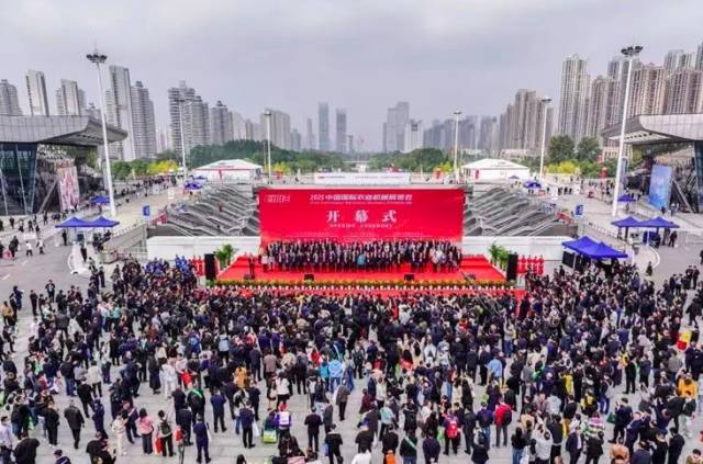 ?2025中国国际农机展武汉开幕！智能农机成大热门