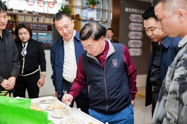 湘菜大师徐大斌认为，西牛麻竹笋特点鲜明，可以广泛应用在湘菜之中。