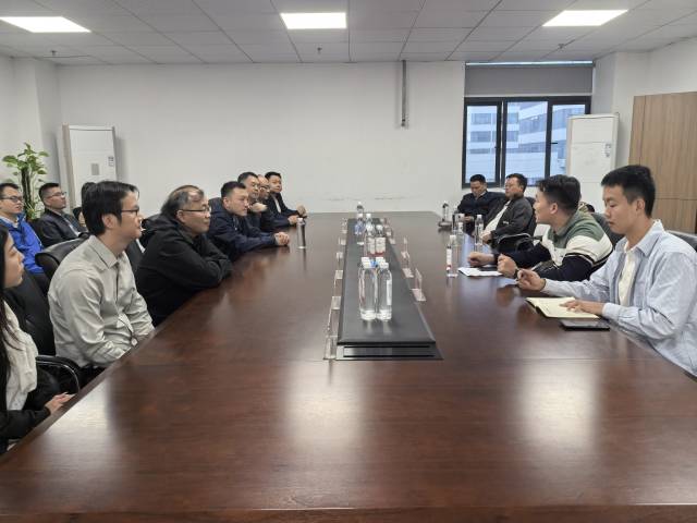 清远西牛麻竹笋推介团走进长沙红星农副产品大市场。