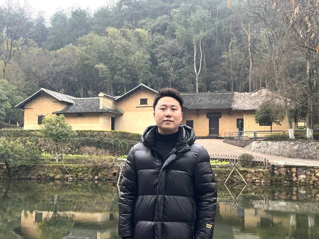 胡志民在湖南韶山。 受访者供图 胡志民在湖南韶山。 受访者供图