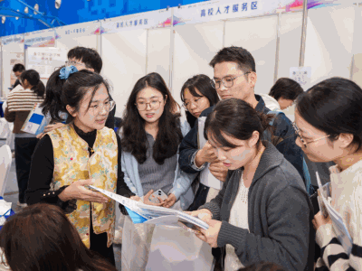 “制造名城”遇上“科创高地”：东莞在武汉掀引才热潮