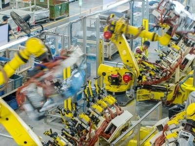 为基本实现社会主义现代化奠定更加坚实的基础——《中共中央关于制定国民经济和社会发展第十五个五年规划的建议》诞生记