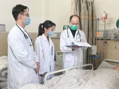 凉意渐浓，医生支招老年群体“防未病”