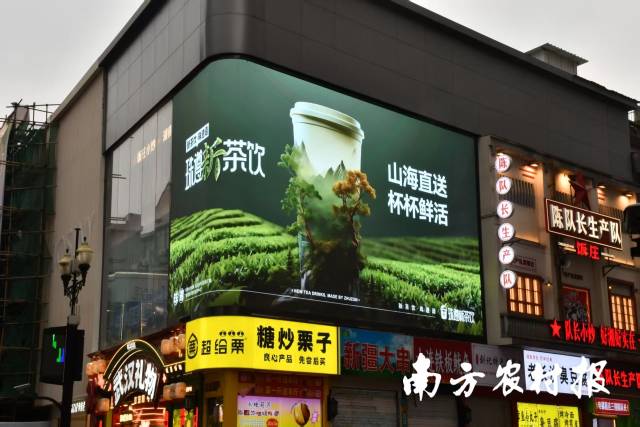 武汉江汉路百年步行街的烟火巷 武汉江汉路百年步行街的烟火巷