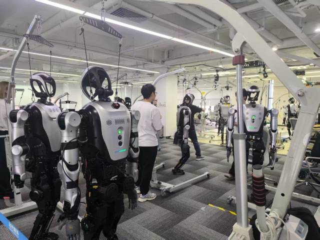 效率提升84%，首个5G-A具身智能机器人电网巡检应用示范发布