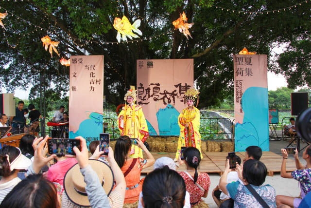塱头古村的“塱夏荷集”古村集市不久前获评“粤式新潮流”广东文旅消费新业态热门场景