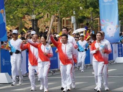 一棒火炬一座城，奔跑吧广州！