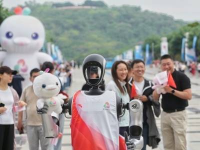 全运会“0号”火炬手，人形机器人开跑！丨预见AI+