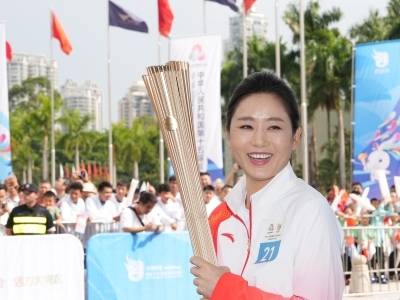 粤剧演员曾小敏：这一刻，比任何舞台演出都更热血澎湃｜我是火炬手