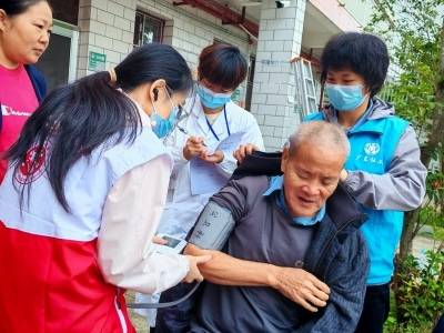 兴宁市龙田镇开展“敬老月”系列活动