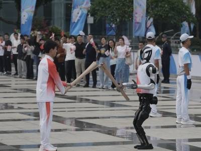 50组火炬手星光熠熠！十五运火炬传递深圳站圆满完成