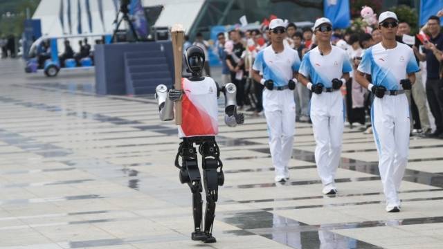 高清大图来了！现场直击十五运会粤港澳三地火炬传递