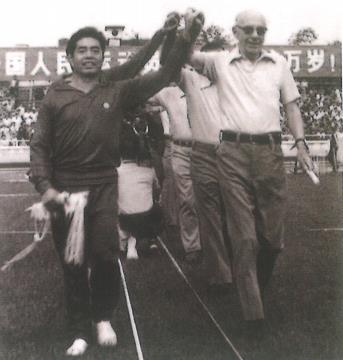 1975年，中美田径友谊赛。