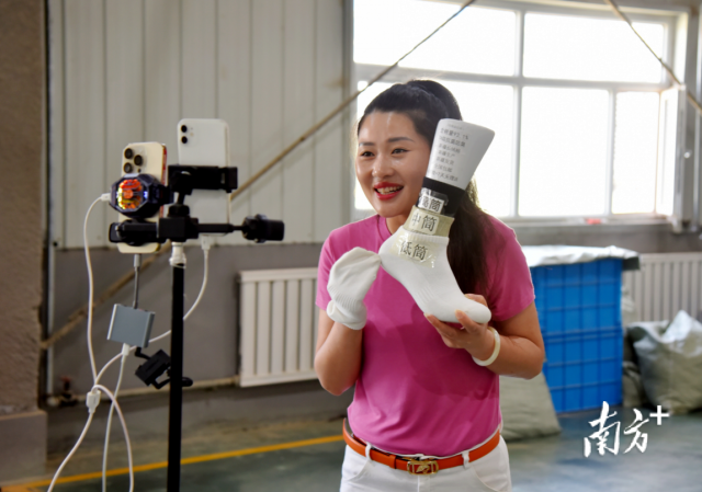 黄斌 摄 黄斌 摄