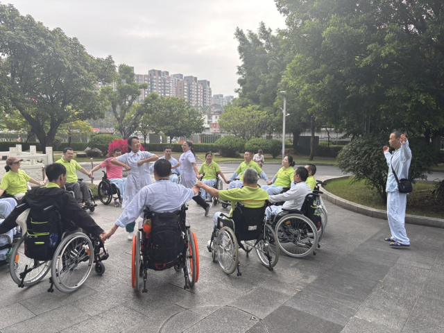 “轮椅上的舞步”，舞出了什么？