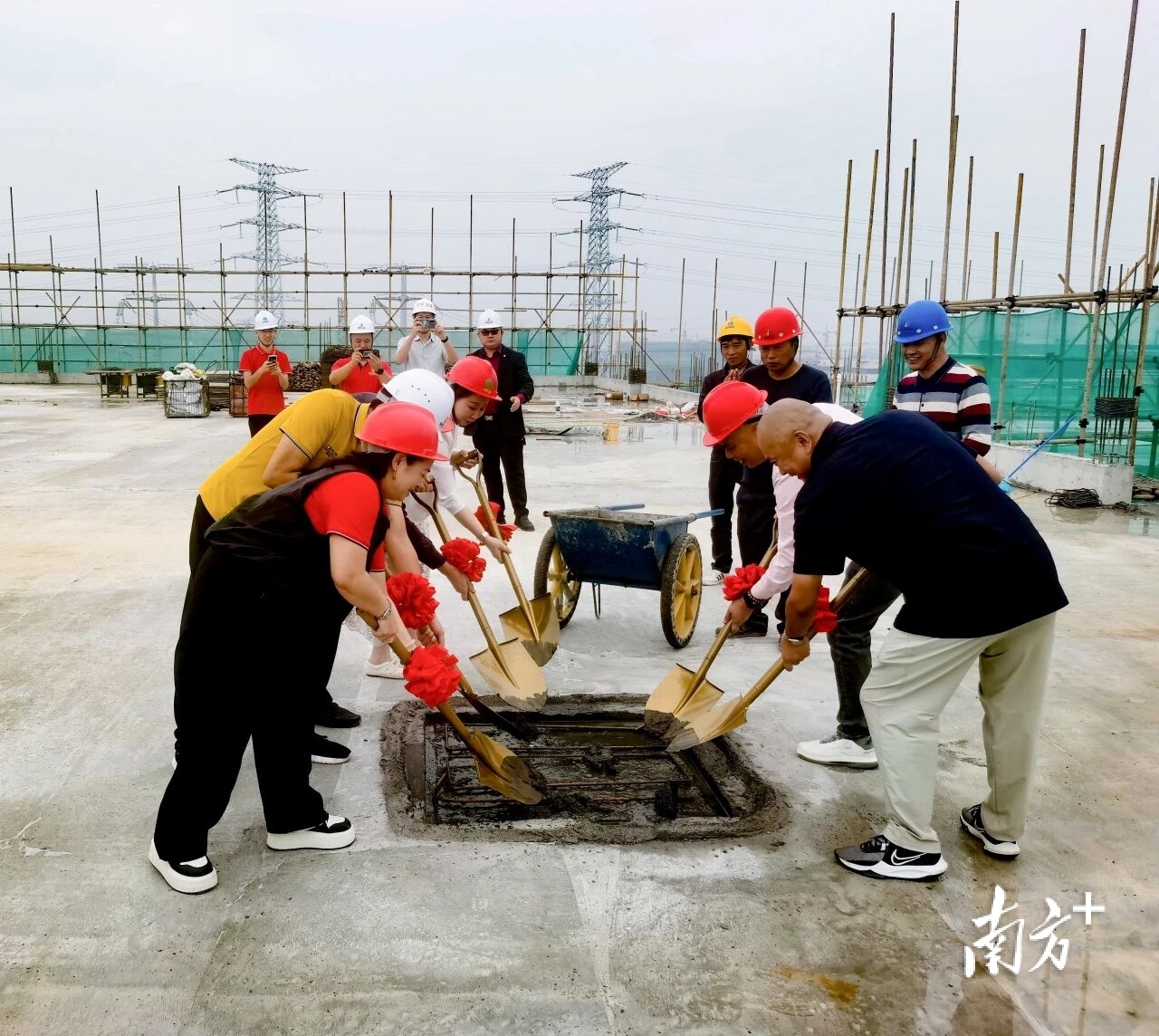 广东康容药业厂房建设项目封顶仪式现场。广清产业园供图 广东康容药业厂房建设项目封顶仪式现场。广清产业园供图