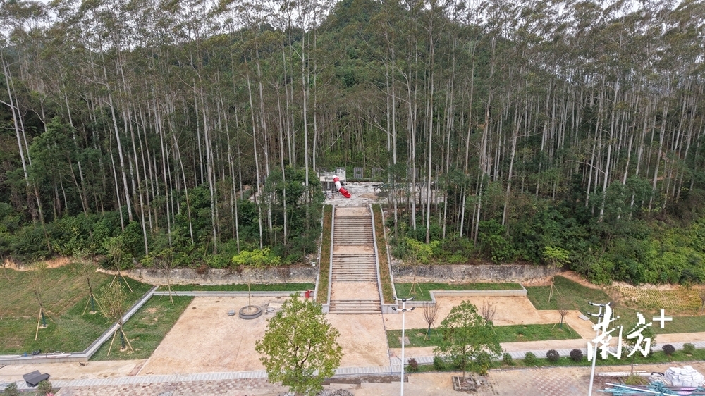 慢行步道入口小广场。受访者 供图 慢行步道入口小广场。受访者 供图