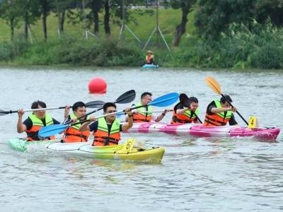 近300名职工逐浪蕉门河！南沙区举办职工皮划艇赛｜全运看南沙