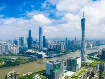 我省持续学习贯彻党的二十届四中全会精神，以高度自觉推动全会精神落到实处