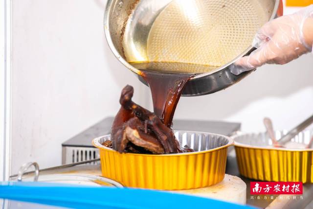 诱人的江门开平马冈鹅。