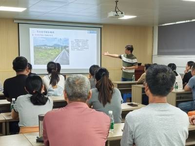 科技甘霖润沃土！兴宁市刁坊镇邀请嘉应学院专家开展抗旱稻技培训