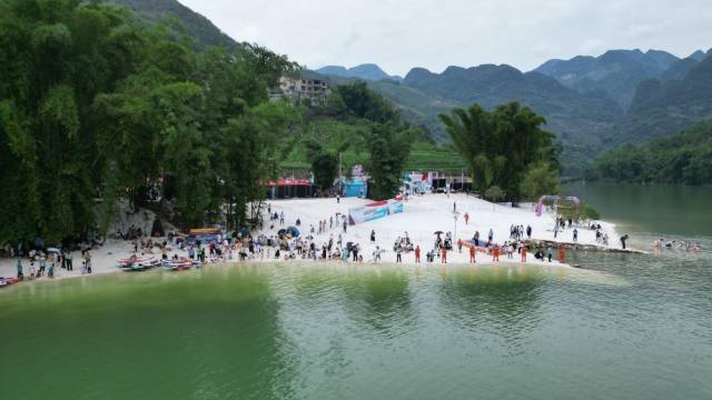 2024年中国百城桨板公开赛（安龙站）。