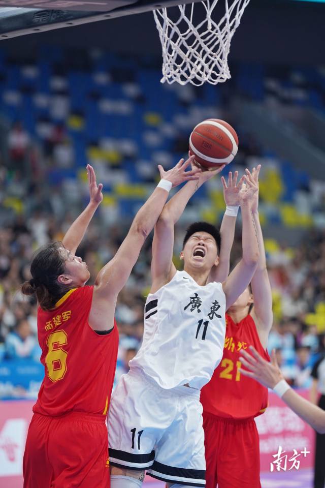 图集｜十五运会女篮开打，广东队48分大胜湖北队