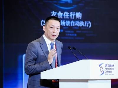 荣耀李健：Magic8全面重塑软硬件体验，明年将推出Robot Phone｜乌镇大咖在+谈